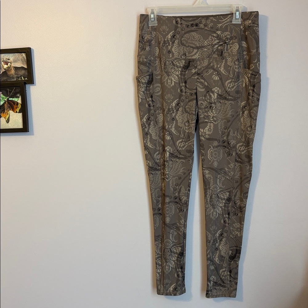 Chico’s Zenergy Fashion Forward Print Pattern Leggings with Side Pocket size 1